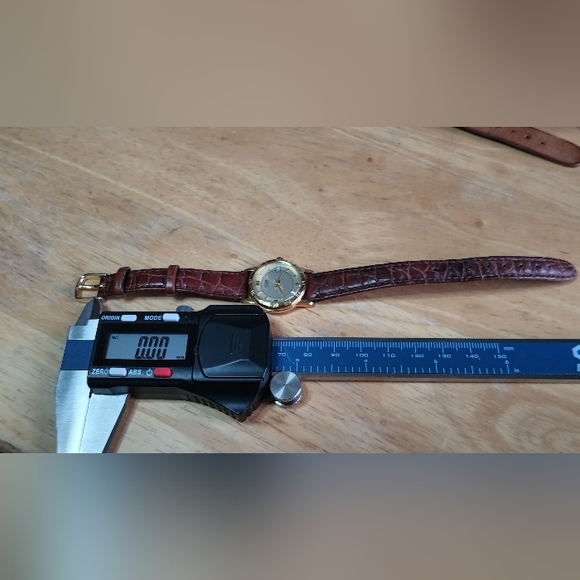 X Citizen 3 hand movement, with date, gold case 24mm Roman numerals around bezel - Picture 5 of 11